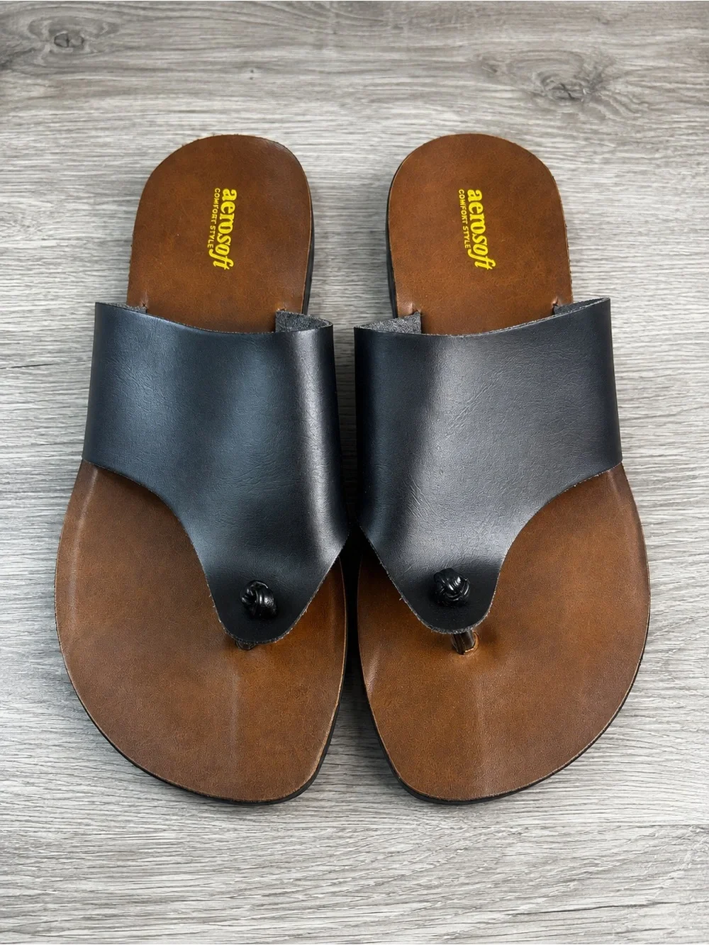 Aerosoft Women’s Size 10  Black Leather Toe-Post Sandals Casual Comfort